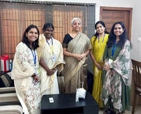 ಮುಖ್ಯ ಲೇಖನ - ಡಾ.ವಿಜಯಲಕ್ಷ್ಮಿ ದೇಶಮನೆ