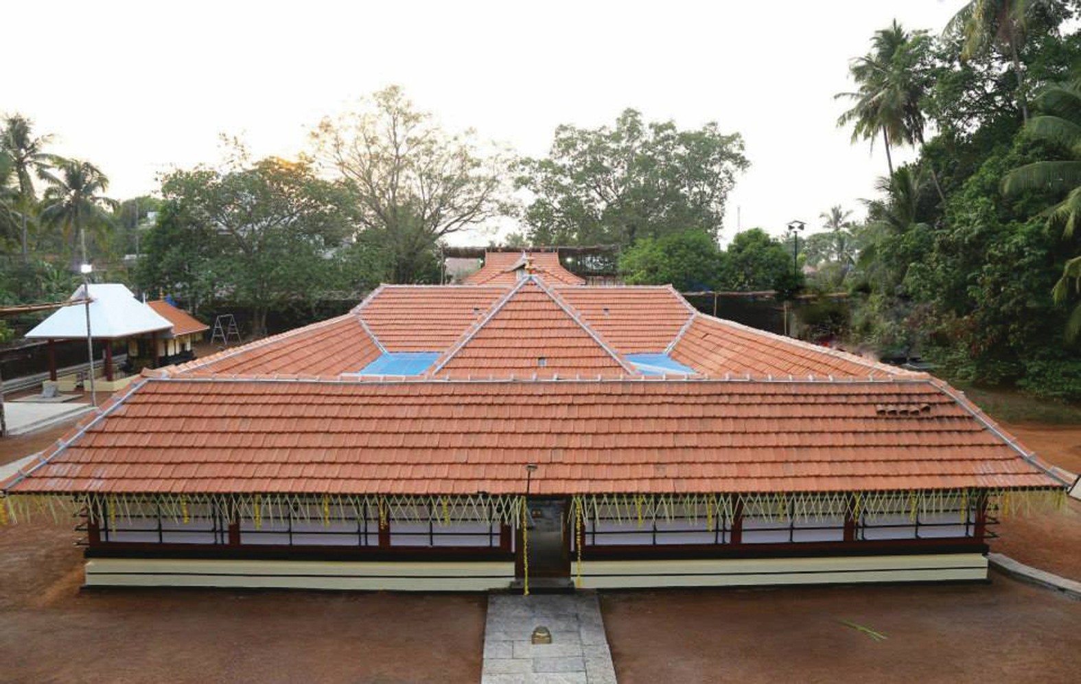 ആയുർസൗഖ്യമരുളുന്ന  തൈക്കാട്ടുശ്ശേരി ഭഗവതി -ക്ഷേത്രവിശേഷം